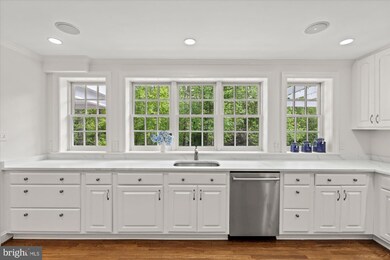 904 Emerald Dr, Alexandria, VA 22308 - photo 7