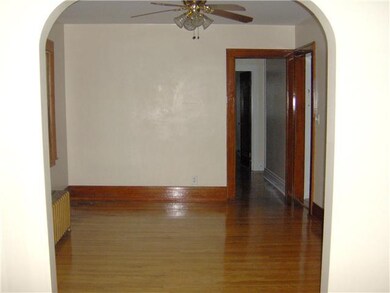 Dining Room Lower unit has great sized dining room