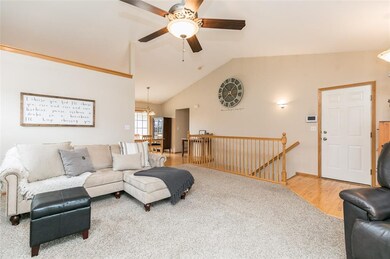 72 24th Ave SW, Cedar Rapids, IA 52404 - photo 5