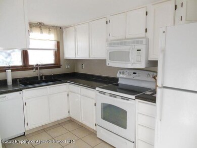 1022 E 7th St, Craig, CO 81625 - photo 4