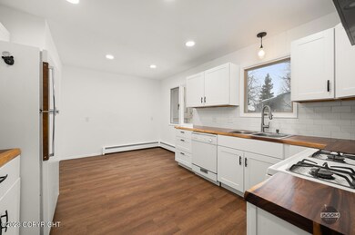 Kitchen and breakfast nook