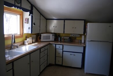 7 Gove St, Bellows Falls, VT 05101 - photo 3