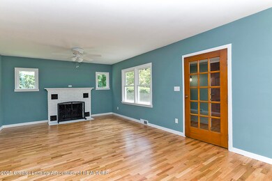 547 Kendon Dr, Lansing, MI 48910 - photo 2