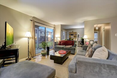 1519 Harbour Ct unit 31BR, Schaumburg, IL 60193 - photo 2