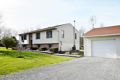 2445 Pikes Peak Rd, Allenwood, PA 17810 - photo 4