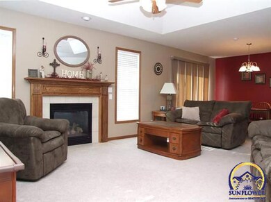 4713 SW Misty Harbor Dr, Topeka, KS 66610 - photo 2