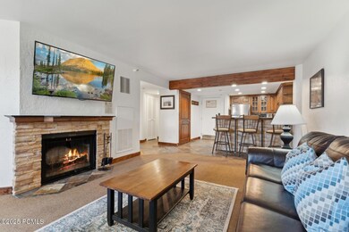 3_Livingroom_1800x1200_4228255