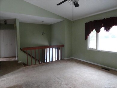 21 Apple Blossom Ln, Hendersonville, NC 28792 - photo 7