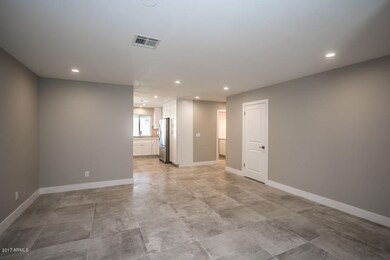844_E_Village_Cr_Dr_N_AZ-6[1]