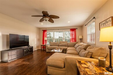 306 St Marys Dr, Harrisburg, IL 62946 - photo 3