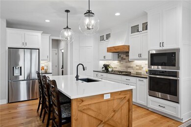 9260 Saddletop St, Lenexa, KS 66227 - photo 2