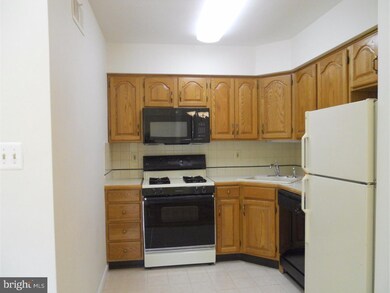 200 N Wayne Ave unit 7, Wayne, PA 19087 - photo 6