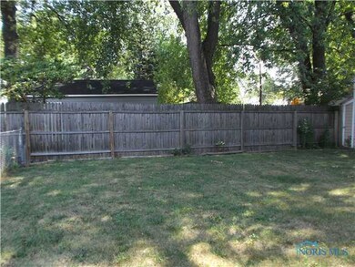 Yard/Garden. Back Yard
