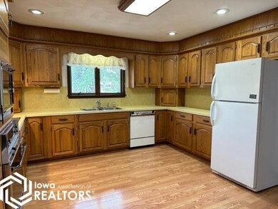 414 E Main St, Wayland, IA 52654 - photo 4