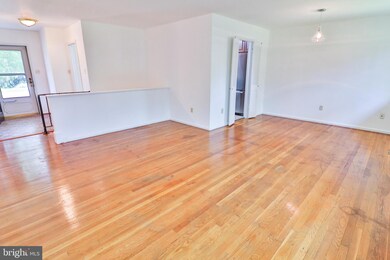 8223 Cottage St, Vienna, VA 22180 - photo 7