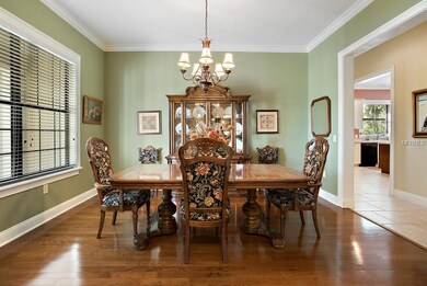 Dining Room - 12x14, Plantation Blinds, Crown Mold