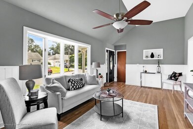 225 Crestview Dr Middletown NJ-large-005