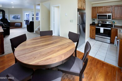 44_eagle_rd_unit_2_dining_kitchen