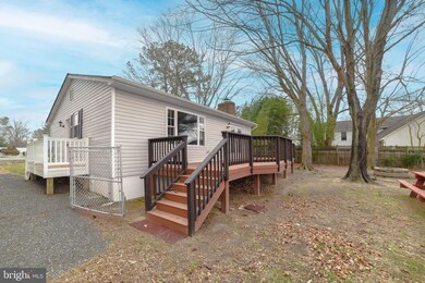 40169 Beach Dr, Mechanicsville, MD 20659 - photo 4