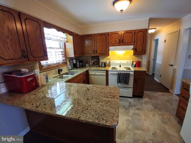 748 Warm Spring Rd, Chambersburg, PA 17202 - photo 4