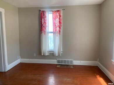 622 Douglas Ct, Davenport, IA 52803 - photo 5