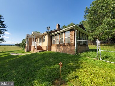 14421 Winchester Grade Rd, Berkeley Springs, WV 25411 - photo 4