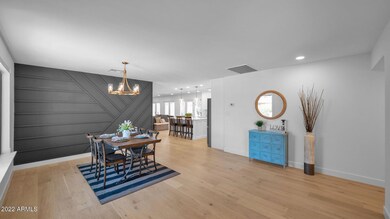 Dining1