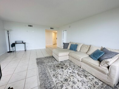 Barcik Bovee @ Isla Del Mar unit 506, Saint Petersburg, FL 33715 - photo 4