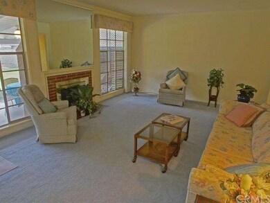 Fireplace/Living Room