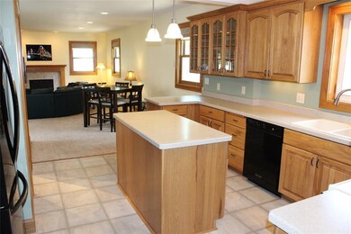 1279 Elmhurst Dr NE, Cedar Rapids, IA 52402 - photo 6