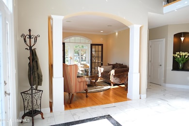Foyer Facing Left