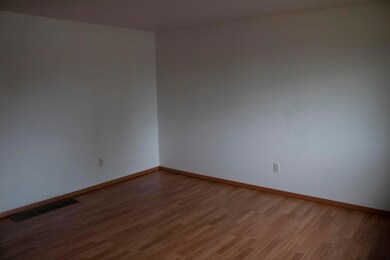 1005 Torrey Hill Dr, Columbus, OH 43228 - photo 2