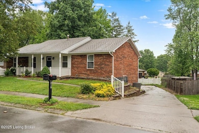 812 Castlewood Dr