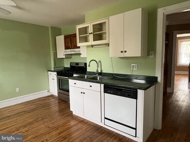 1669 Old Schuylkill Rd unit 2ND FLOOR, Spring City, PA 19475 - photo 6