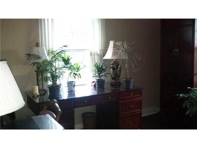 Studio/Study/Office.