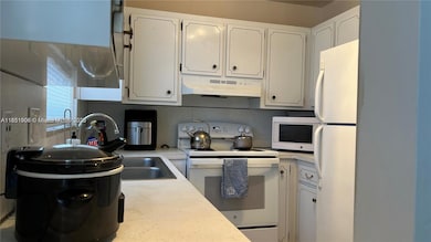 Crystal Lake 941 unit 208, Pompano Beach, FL 33064 - photo 5