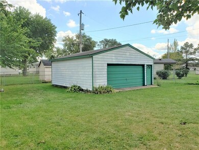 603 N Clay St, Edinburgh, IN 46124 - photo 2