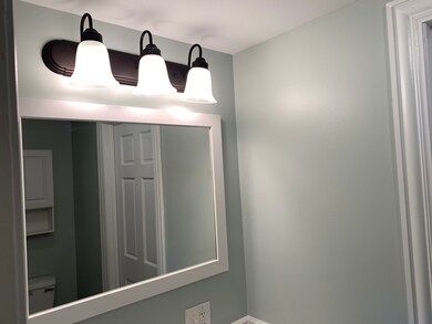 844 Sheldon Ave, Aurora, IL 60506 - photo 6