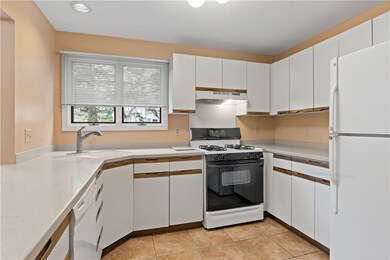 435 Scituate Ave unit 5A, Cranston, RI 02921 - photo 4