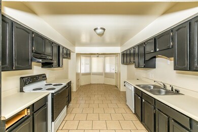 4810 N 57th Dr-7