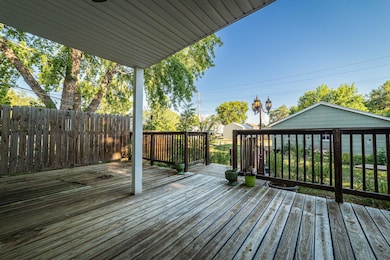 714 E 6th St, Concordia, KS 66901 - photo 4