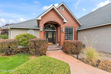 10709 Summitview Rd M0to6oicl3z, Yakima, WA 98908 - photo 2