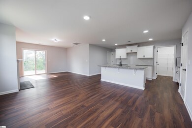 1305 Ledsham Ct, Greer, SC 29651 - photo 4