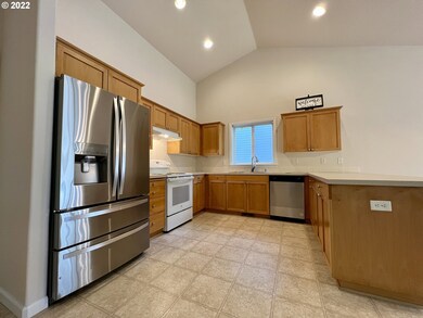 655 N Juniper Ct, Canby, OR 97013 - photo 4