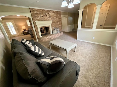 1302 Itasca St, Plainview, TX 79072 - photo 5