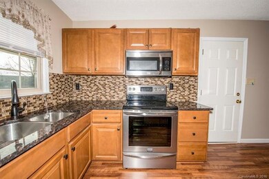 103 Scottlynn Ct, Asheville, NC 28806 - photo 3