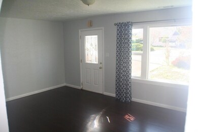 230 Marion Ln, Grants Pass, OR 97527 - photo 2