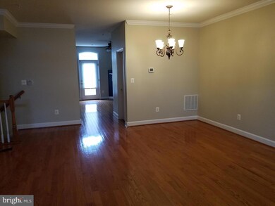 628 Cedar Spring St, Gaithersburg, MD 20877 - photo 2