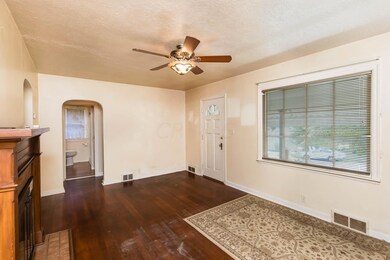 420 Clarendon St-05