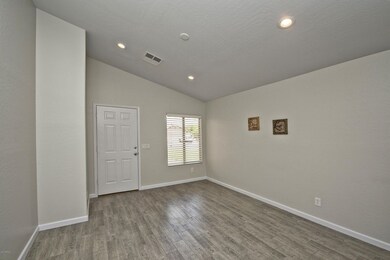 005_Living Room